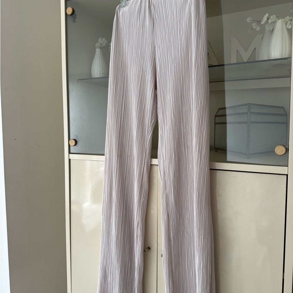 Zara beige pleated pants